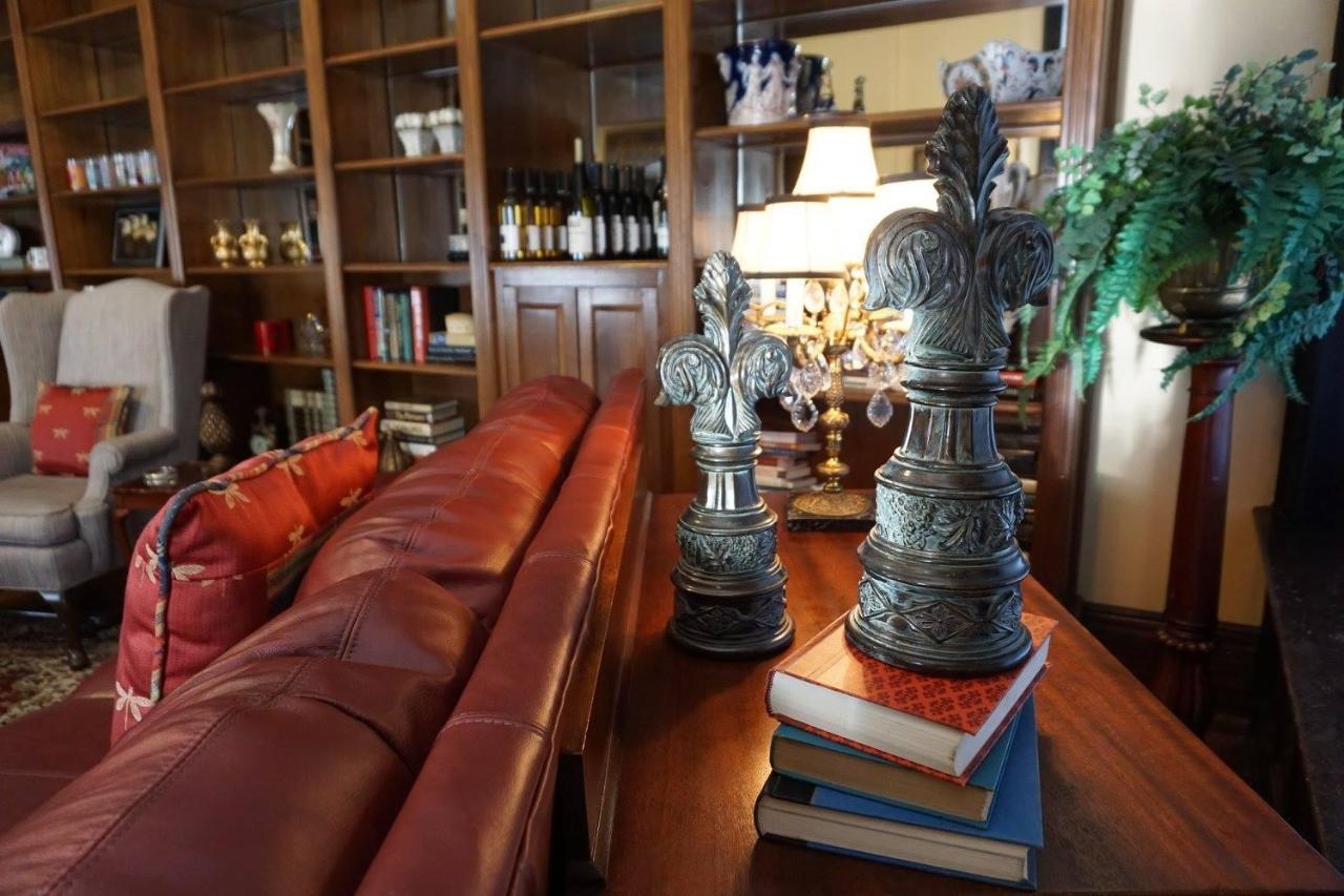 Louisville Bourbon Inn Eksteriør bilde