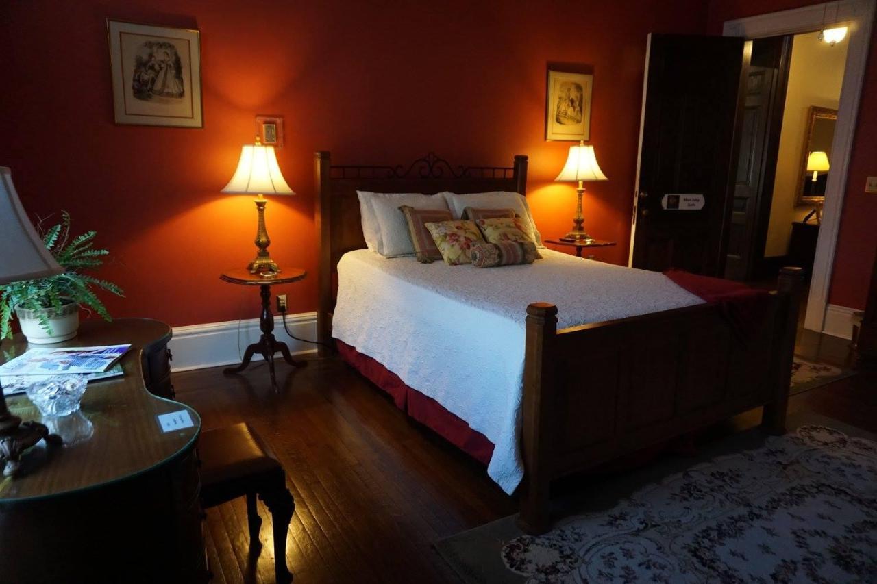 Louisville Bourbon Inn Eksteriør bilde