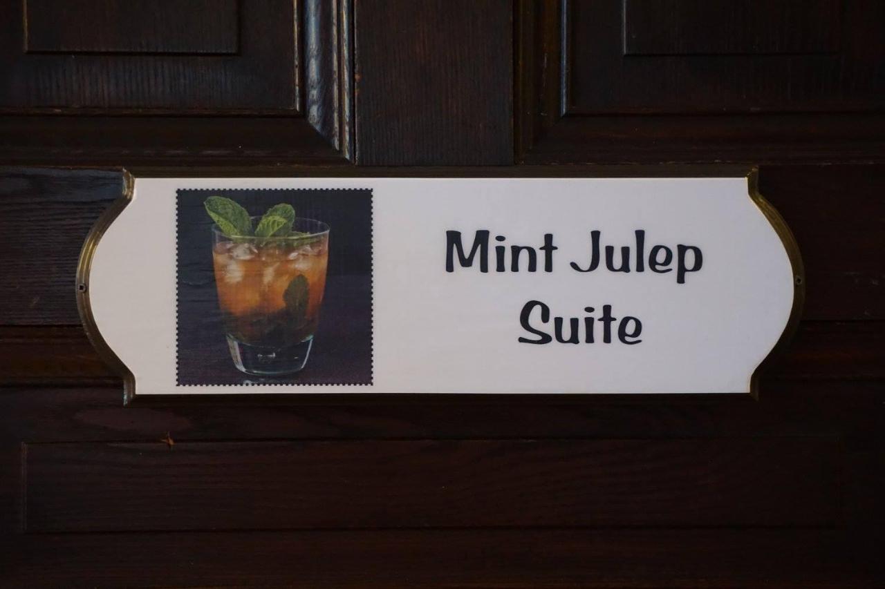 Louisville Bourbon Inn Eksteriør bilde