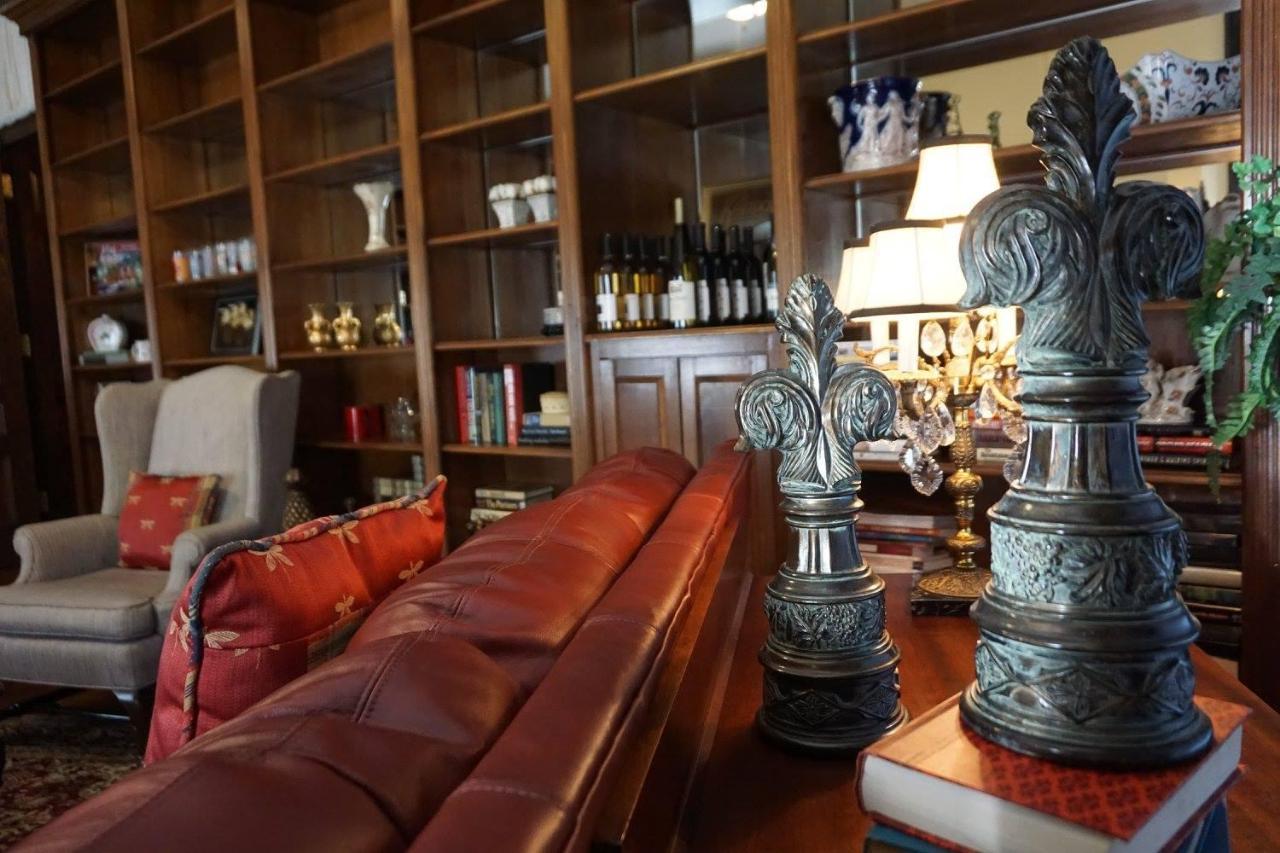 Louisville Bourbon Inn Eksteriør bilde