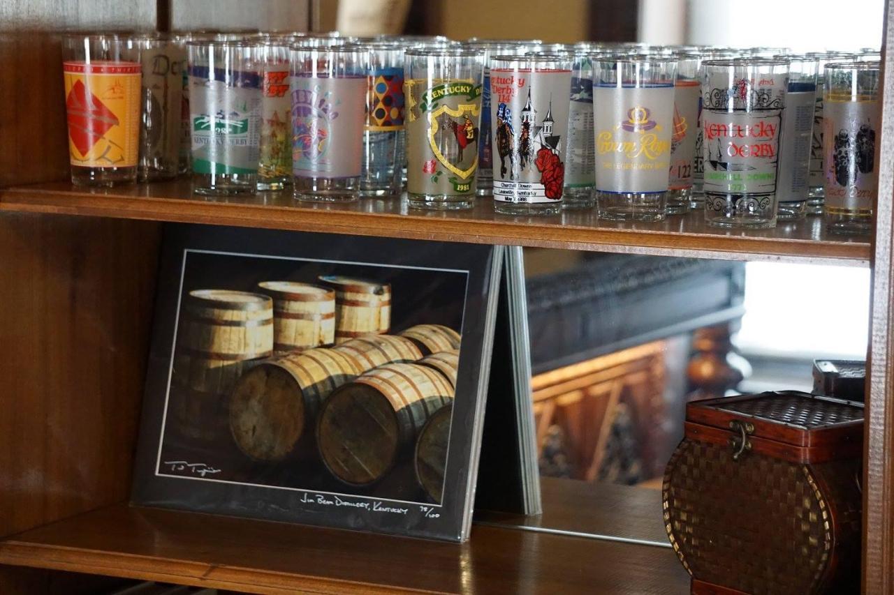 Louisville Bourbon Inn Eksteriør bilde