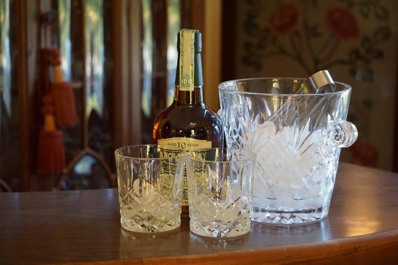 Louisville Bourbon Inn Eksteriør bilde