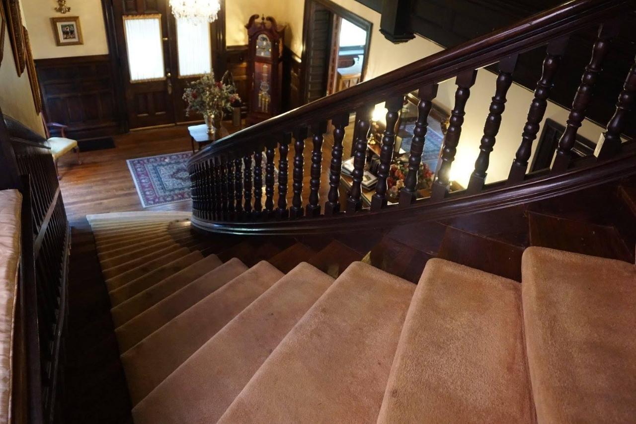 Louisville Bourbon Inn Eksteriør bilde